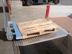 Přejezdová rampa MPL0750L max. nosnost 610 kg