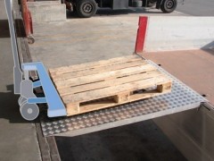 Přejezdová rampa MPL1800H max. nosnost 1300 kg