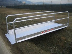 Přejezdová rampa MPL1800H (1)